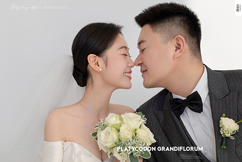 极致情绪！叶衍先生史佳赟女士极简棚拍婚纱照、极简棚拍、白玛、怀疑是不是修导演系，拍照像电影一样的构图和质感、婚纱照