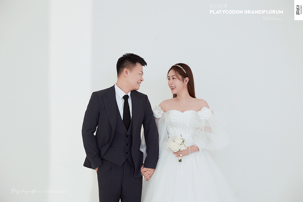 炒鸡甜~白杰先生白雪女士极简棚拍婚纱照、极简棚拍、、、婚纱照