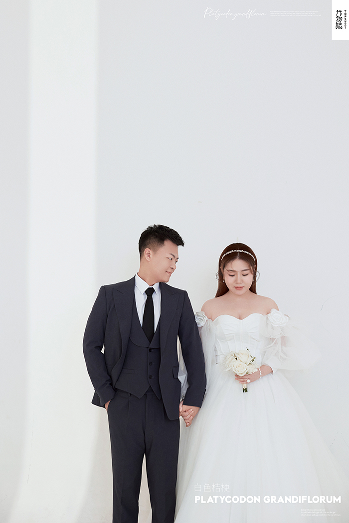炒鸡甜~白杰先生白雪女士极简棚拍婚纱照、极简棚拍、、、婚纱照