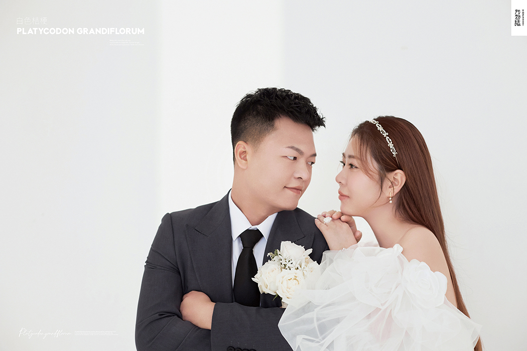 炒鸡甜~白杰先生白雪女士极简棚拍婚纱照、极简棚拍、、、婚纱照