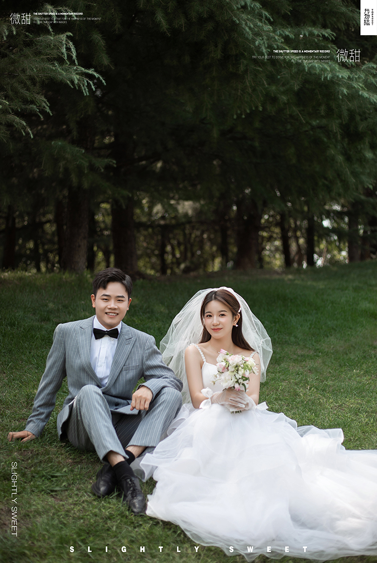 幸福感爆棚李梓烁先生王豆女士氛围森系婚纱照、氛围森系、木子、唠嗑型选手，构图多变、情绪拿捏，特写YYDS、婚纱照