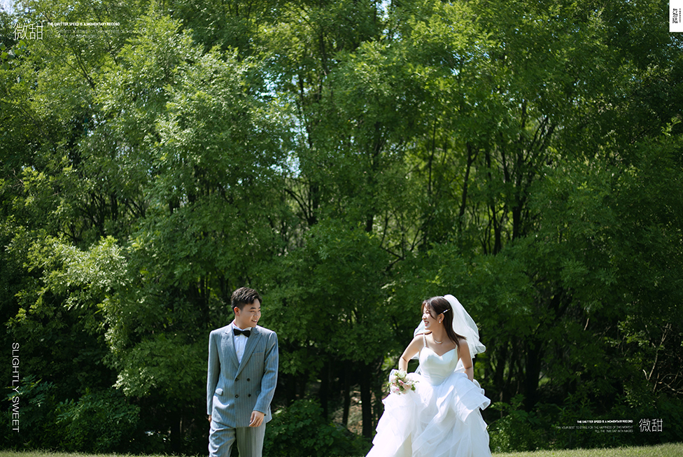 幸福感爆棚李梓烁先生王豆女士氛围森系婚纱照、氛围森系、木子、唠嗑型选手，构图多变、情绪拿捏，特写YYDS、婚纱照