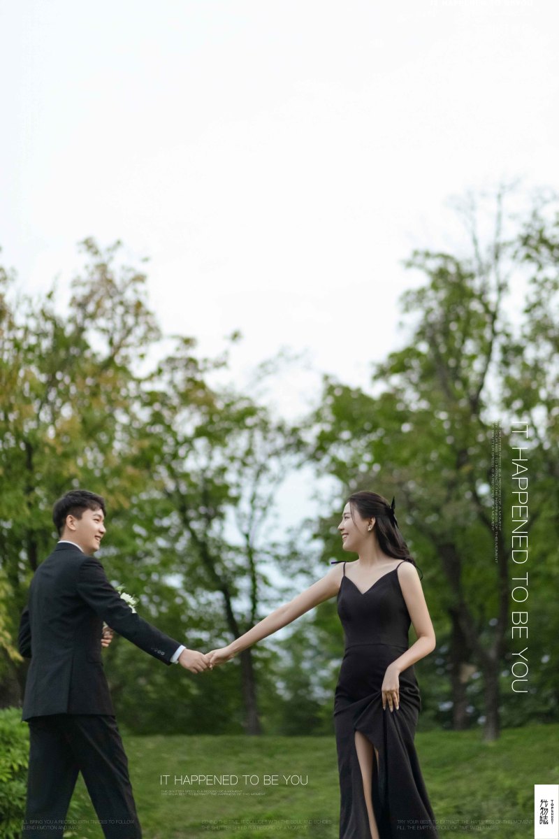 美到心里~陈蹇琨先生梁萧尹女士氛围森系婚纱照、氛围森系、木子、唠嗑型选手，构图多变、情绪拿捏，特写YYDS、婚纱照
