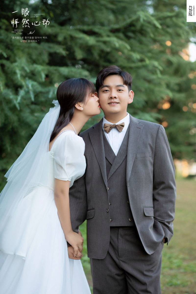 新鲜出炉:)张超楠先生李萌萌女士氛围森系婚纱照、氛围森系、、、婚纱照