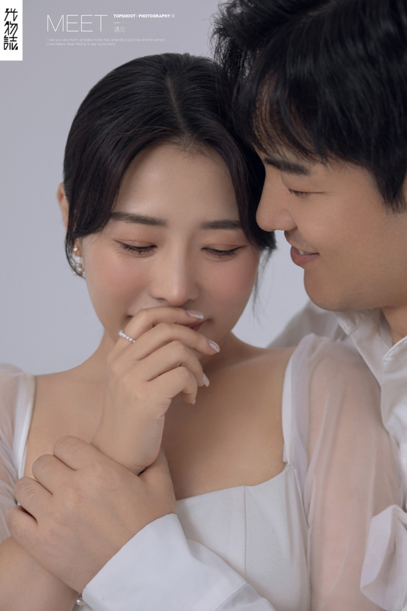 新鲜出炉:)张晓亮先生张誉锦女士极简棚拍婚纱照、极简棚拍、、、婚纱照