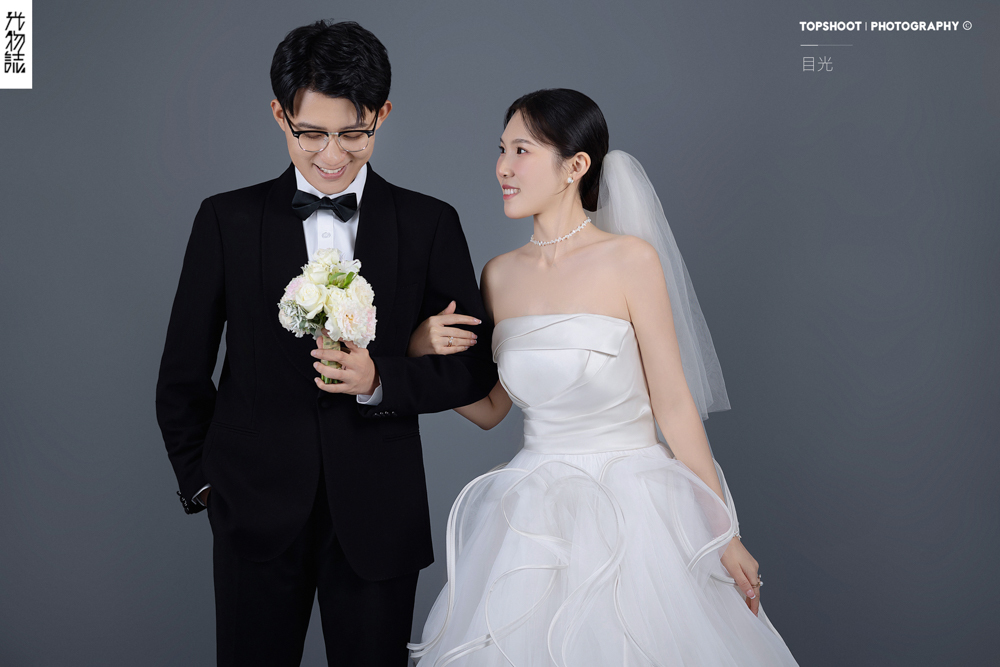 美到心里~陈先生何女士极简棚拍婚纱照、极简棚拍  极简棚拍、刘康、六边形战士，不止是沟通，拍摄想法，创造思维样样拿捏。、婚纱照