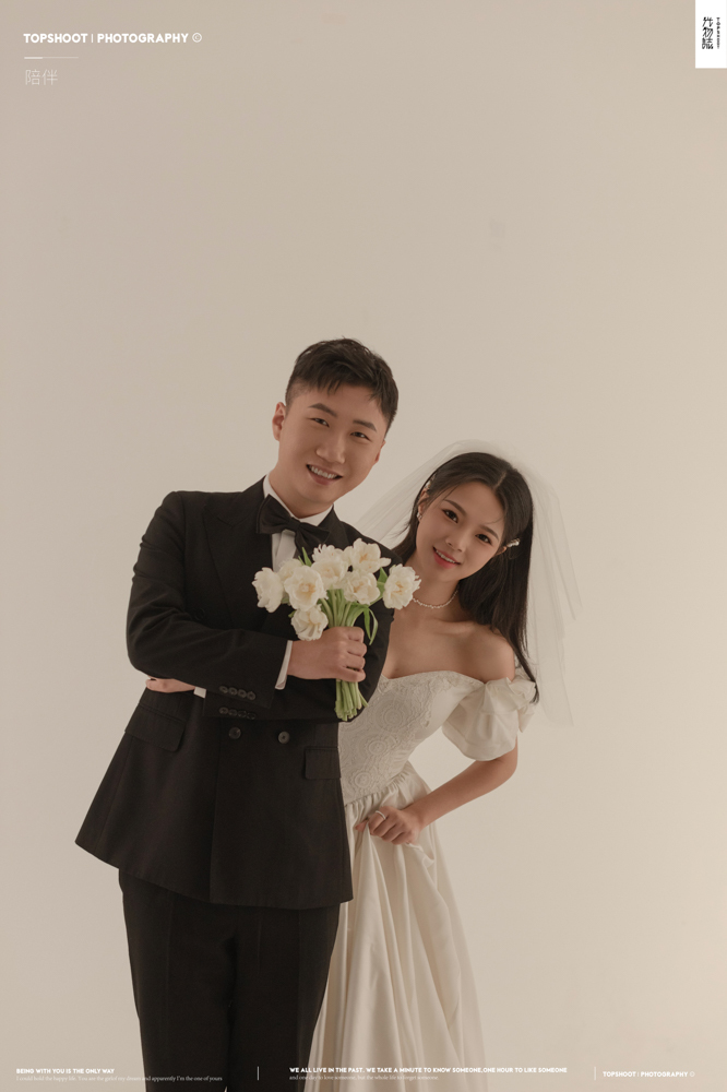 超级甜腻！阮玄先生李雨婷女士极简棚拍婚纱照、极简棚拍、、、婚纱照