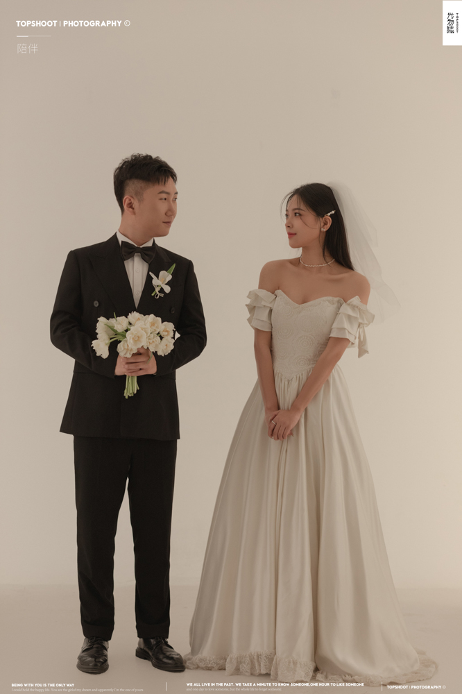 超级甜腻！阮玄先生李雨婷女士极简棚拍婚纱照、极简棚拍、、、婚纱照