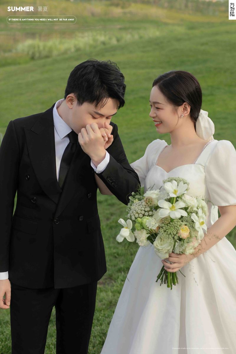 太太太太可了~~！阎先生曹女士氛围森系婚纱照、氛围森系、韩松、行走的放大镜，现场细节，姿态指导的掌控者、婚纱照