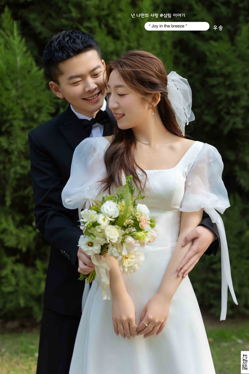 新鲜出炉:)冯锐先生张嘉倩女士氛围森系婚纱照、氛围森系、韩松、行走的放大镜，现场细节，姿态指导的掌控者、婚纱照