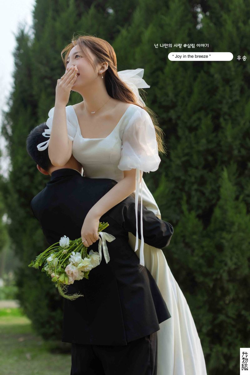 新鲜出炉:)冯锐先生张嘉倩女士氛围森系婚纱照、氛围森系、韩松、行走的放大镜，现场细节，姿态指导的掌控者、婚纱照