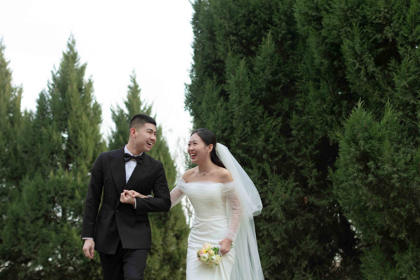 幸福感爆棚李英杰先生王昱璇女士氛围森系婚纱照、氛围森系、韩松、行走的放大镜，现场细节，姿态指导的掌控者、婚纱照