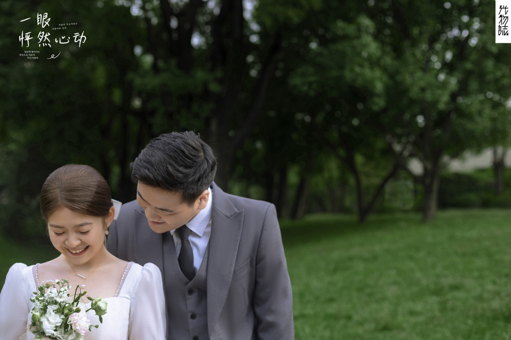 看一点小甜蜜~李冠达先生苏听晚氛围森系婚纱照、氛围森系、刘雨鑫、天赋型选手，拥有一双摄影眼，每一个细节点尽在掌握、婚纱照