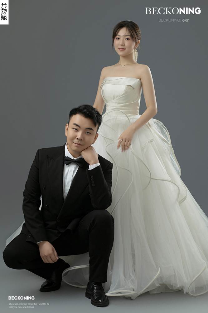 美到想哭1551吴晋豪先生王女士极简棚拍婚纱照、极简棚拍、刘雨鑫、天赋型选手，拥有一双摄影眼，每一个细节点尽在掌握、婚纱照