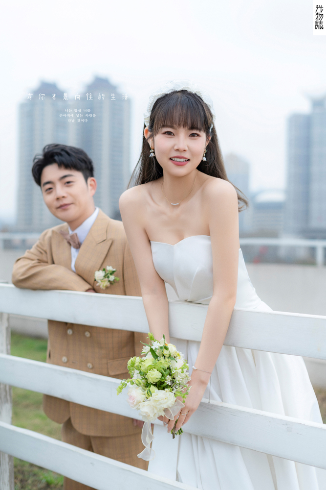 极致情绪！张龙先生张晨露女士物誌生活婚纱照、物誌生活、白玛、怀疑是不是修导演系，拍照像电影一样的构图和质感、婚纱照