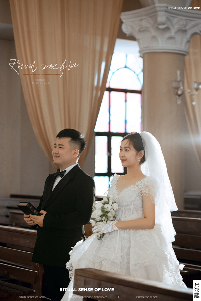 爱情电影。何川先生谢冰杰女士物誌生活婚纱照、物誌生活、徐才皓、好像在听单口相声，开心到直不起腰，幸福感MAX、婚纱照