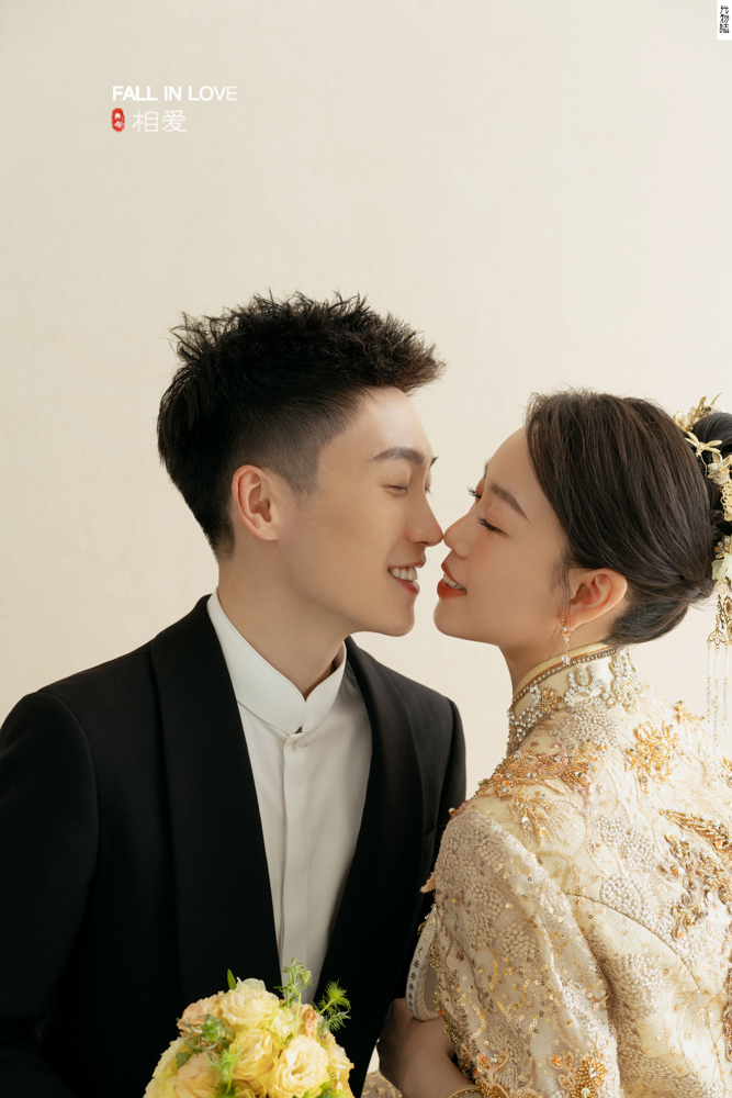 爱了~爱了~张先生付女士极简棚拍婚纱照、极简棚拍、刘康、六边形战士，不止是沟通，拍摄想法，创造思维样样拿捏。、婚纱照