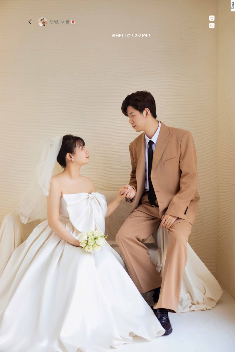 炒鸡甜~东风先生于彤彤女士极简棚拍婚纱照、极简棚拍、艾辰、偷偷练过读心术，精准预判每一个想法，细腻到心里、婚纱照
