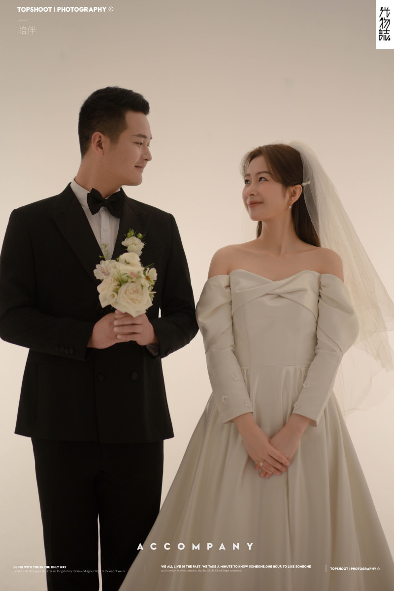 炒鸡甜~冯和先生张咪女士极简棚拍婚纱照、极简棚拍、木子、唠嗑型选手，构图多变、情绪拿捏，特写YYDS、婚纱照