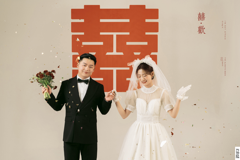 美到心里~金鑫先生黄莹女士极简棚拍婚纱照、极简棚拍、刘康、六边形战士，不止是沟通，拍摄想法，创造思维样样拿捏。、婚纱照