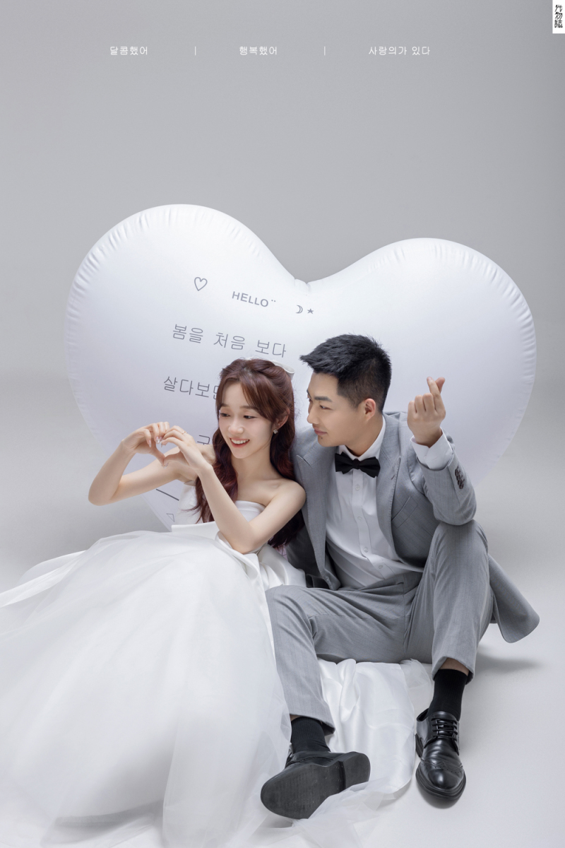 幸福感爆棚孙嘉良先生鱼洋女士极简棚拍婚纱照、极简棚拍、艾辰、偷偷练过读心术，精准预判每一个想法，细腻到心里、婚纱照