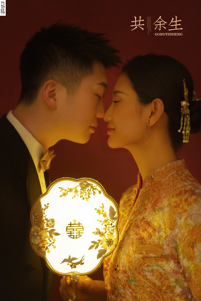 新鲜出炉:)王先生刘女士极简棚拍婚纱照、极简棚拍、刘康、六边形战士，不止是沟通，拍摄想法，创造思维样样拿捏。、婚纱照