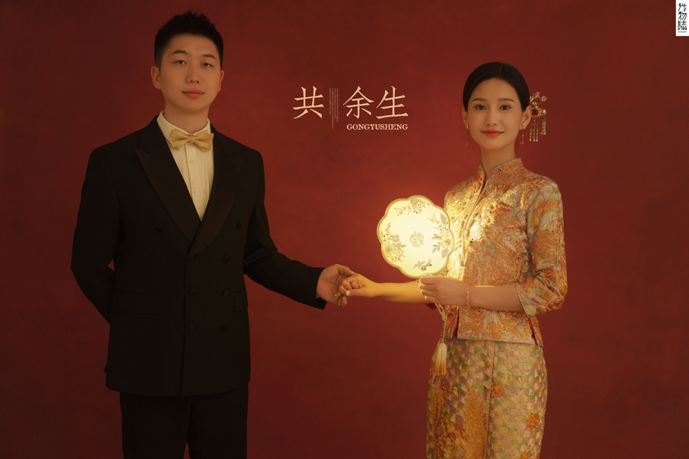 新鲜出炉:)王先生刘女士极简棚拍婚纱照、极简棚拍、刘康、六边形战士，不止是沟通，拍摄想法，创造思维样样拿捏。、婚纱照