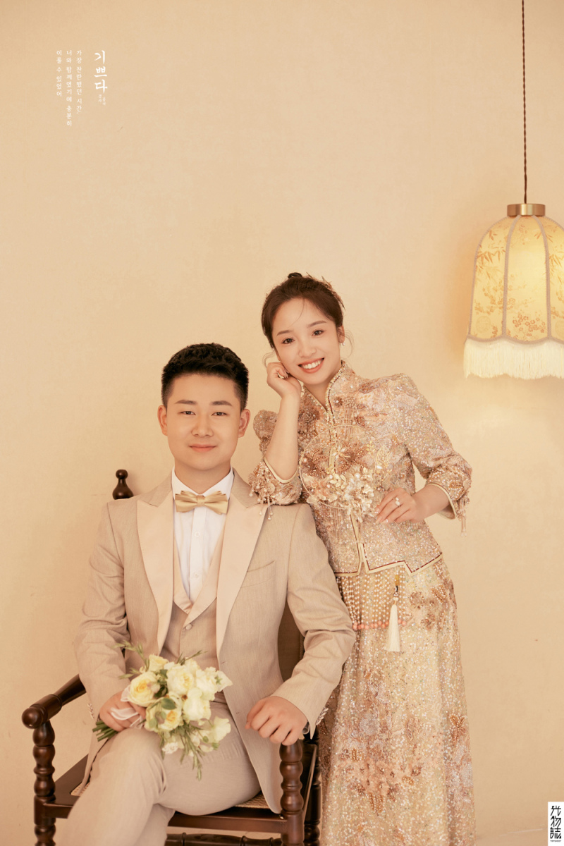今日婚纱OOTD.芮天成先生李宁女士中式传承婚纱照、中式传承、艾辰、偷偷练过读心术，精准预判每一个想法，细腻到心里、婚纱照