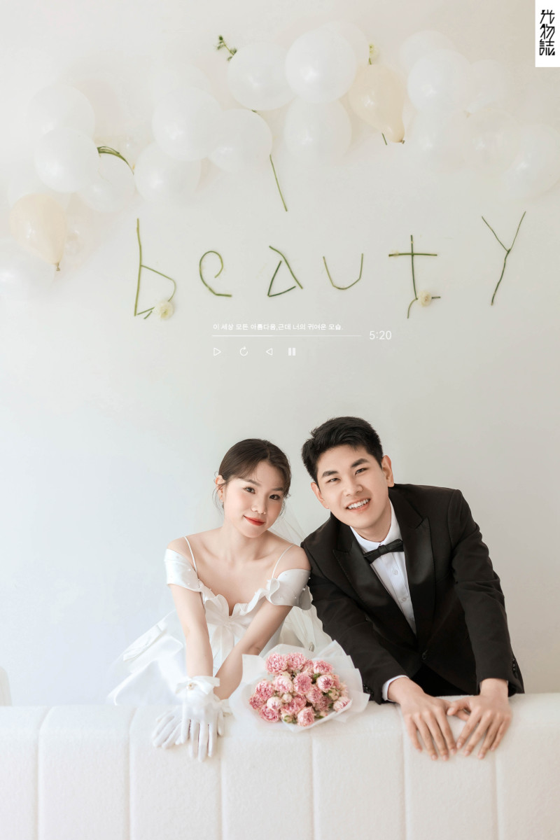 幸福感爆棚程滨先生齐双阳女士极简棚拍婚纱照、极简棚拍、木子、唠嗑型选手，构图多变、情绪拿捏，特写YYDS、婚纱照