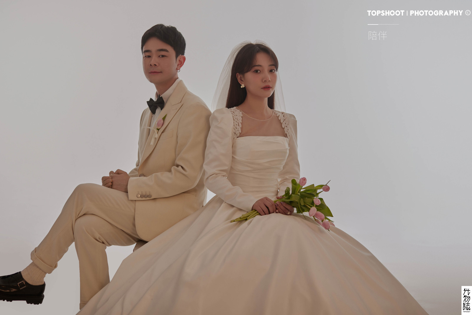 宝藏情侣~王博先生王思雯女士极简棚拍婚纱照、极简棚拍、木子、唠嗑型选手，构图多变、情绪拿捏，特写YYDS、婚纱照