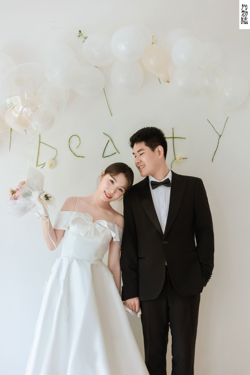 幸福感爆棚程滨先生齐双阳女士极简棚拍婚纱照、极简棚拍、木子、唠嗑型选手，构图多变、情绪拿捏，特写YYDS、婚纱照