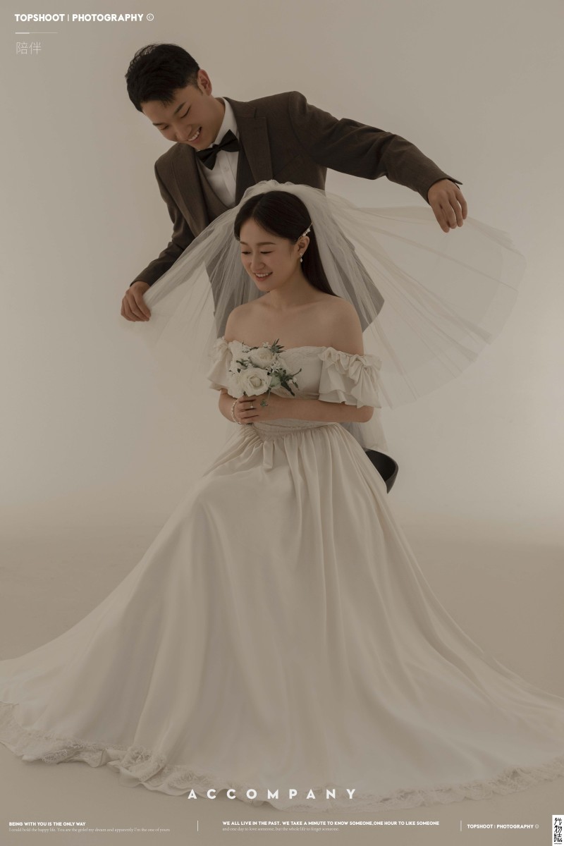 幸福感爆棚赵伟康先生王一然女士极简棚拍婚纱照、极简棚拍、、、婚纱照
