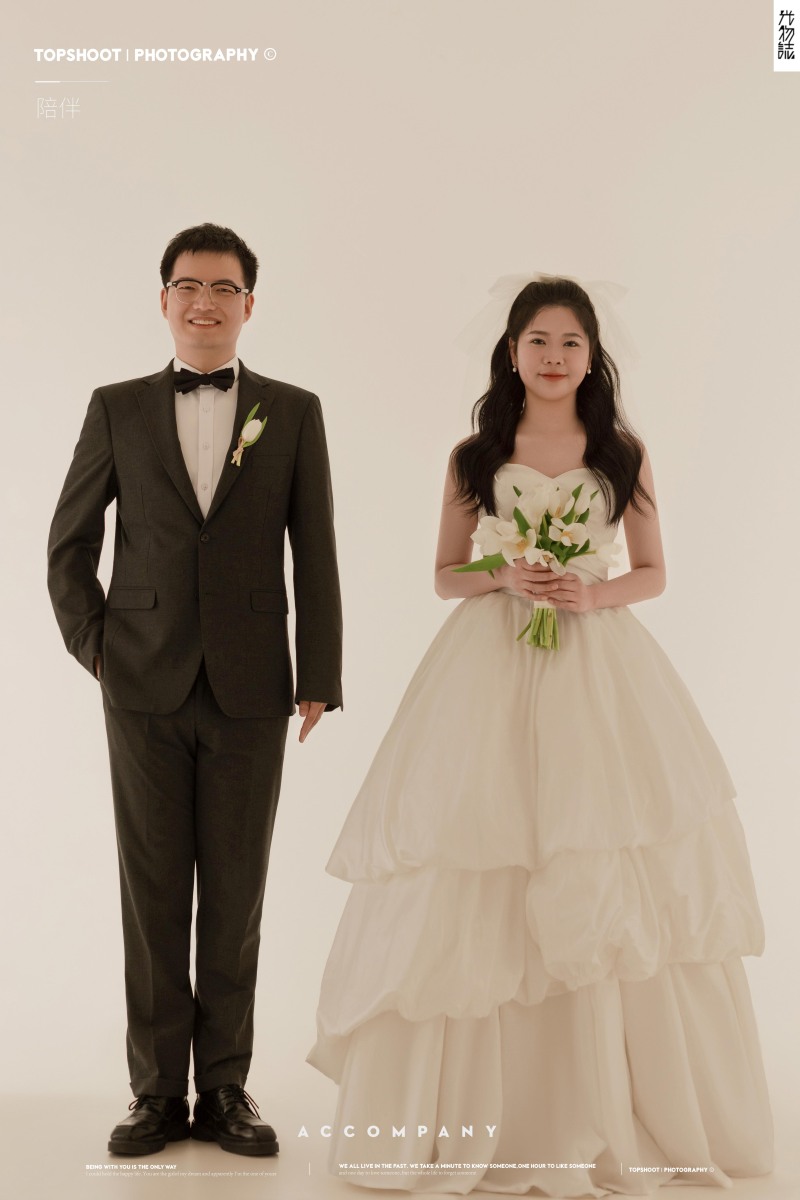 炒鸡甜~杨齐轩先生李瑜女士极简棚拍婚纱照、极简棚拍、木子、唠嗑型选手，构图多变、情绪拿捏，特写YYDS、婚纱照
