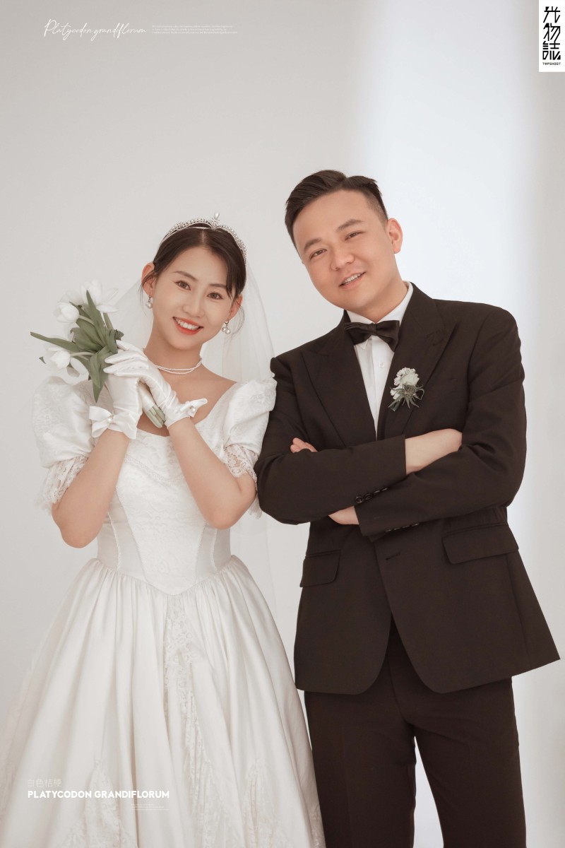 极致情绪！李文飞先生王瑞瑞女士极简棚拍婚纱照、极简棚拍、张俊杨Yinan、我想给你拍张照、婚纱照