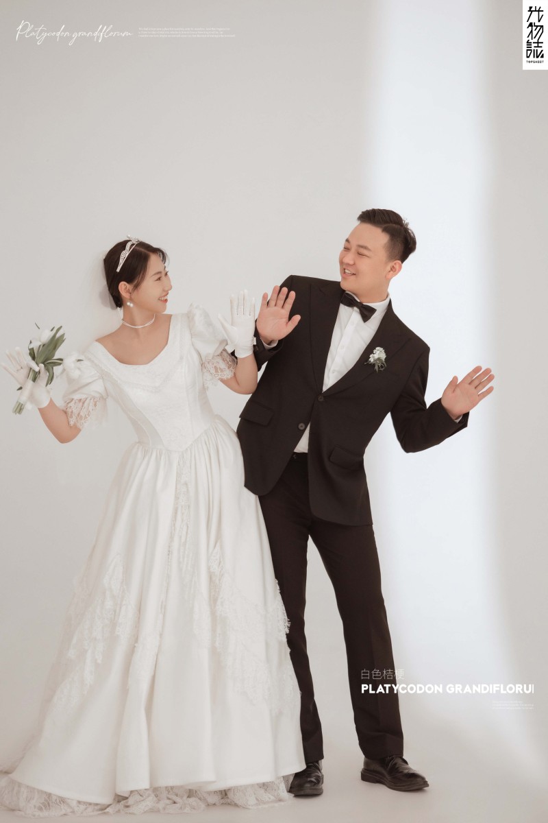 极致情绪！李文飞先生王瑞瑞女士极简棚拍婚纱照、极简棚拍、张俊杨Yinan、我想给你拍张照、婚纱照