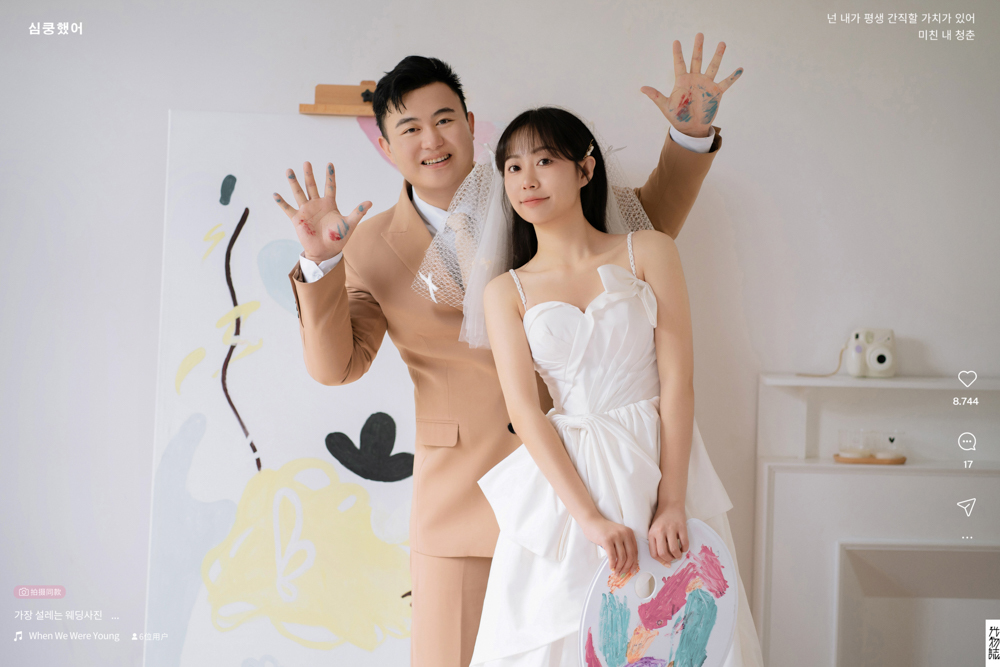 极致情绪！张政先生徐丹阳女士极简棚拍婚纱照、极简棚拍、白玛、怀疑是不是修导演系，拍照像电影一样的构图和质感、婚纱照