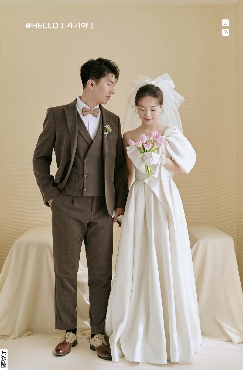 腾格尔先生赵瑾女士极简棚拍婚纱照、极简棚拍、、、婚纱照