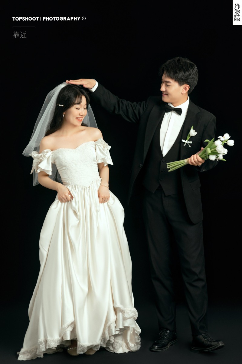炒鸡甜~陈相东先生刘致君女士极简棚拍婚纱照、极简棚拍、木子、唠嗑型选手，构图多变、情绪拿捏，特写YYDS、婚纱照