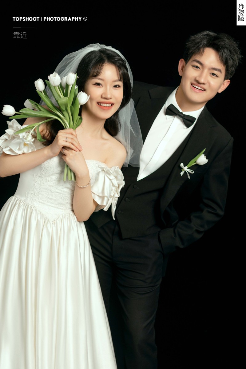 炒鸡甜~陈相东先生刘致君女士极简棚拍婚纱照、极简棚拍、木子、唠嗑型选手，构图多变、情绪拿捏，特写YYDS、婚纱照