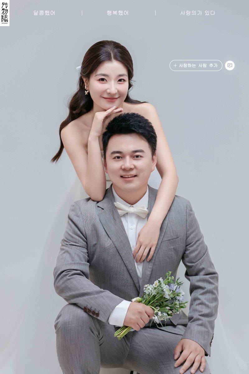 幸福感爆棚张女士极简棚拍婚纱照、极简棚拍、韩松、行走的放大镜，现场细节，姿态指导的掌控者、婚纱照