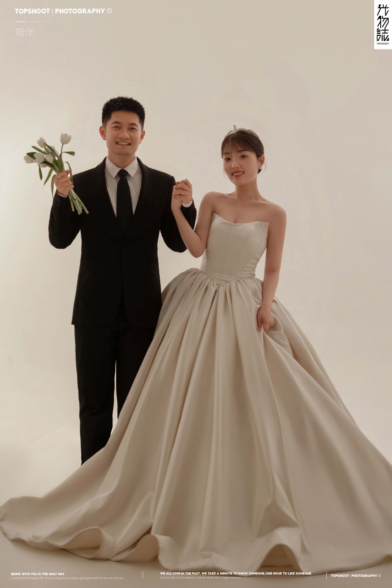 幸福感爆棚李少帅先生赵栩如女士极简棚拍婚纱照、极简棚拍、张俊杨Yinan、我想给你拍张照、婚纱照