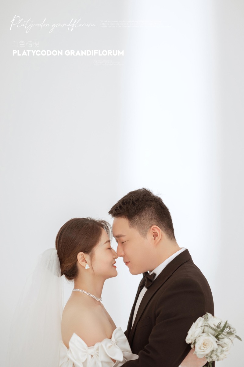 幸福感爆棚王开源先生刘梦茹女士极简棚拍婚纱照、极简棚拍、张俊杨Yinan、我想给你拍张照、婚纱照