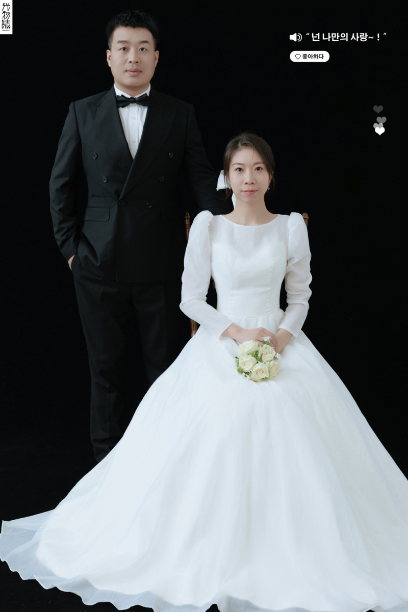 极致情绪！乔先生周女士极简棚拍婚纱照、极简棚拍、刘雨鑫、天赋型选手，拥有一双摄影眼，每一个细节点尽在掌握、婚纱照