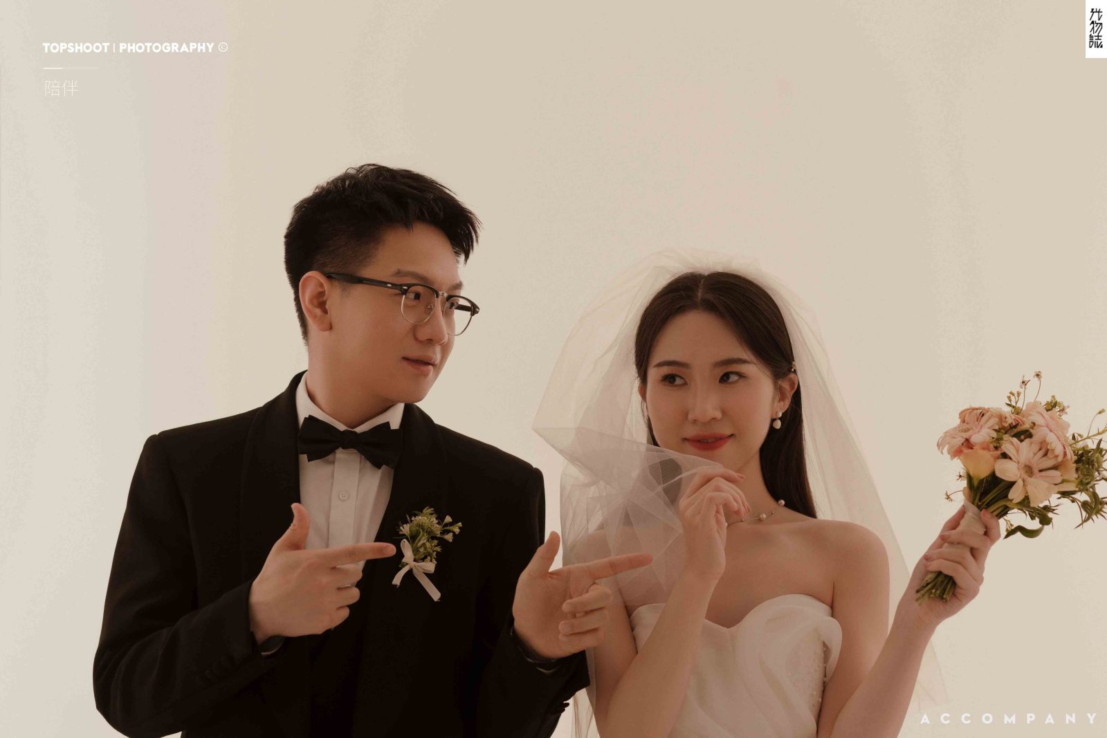 幸福感爆棚柴强先生 杜叶女士极简棚拍婚纱照、极简棚拍、韩松、行走的放大镜，现场细节，姿态指导的掌控者、婚纱照