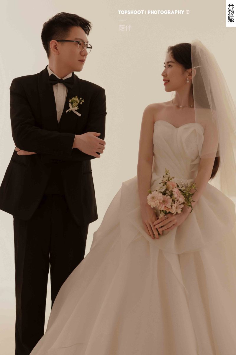 幸福感爆棚柴强先生 杜叶女士极简棚拍婚纱照、极简棚拍、韩松、行走的放大镜，现场细节，姿态指导的掌控者、婚纱照
