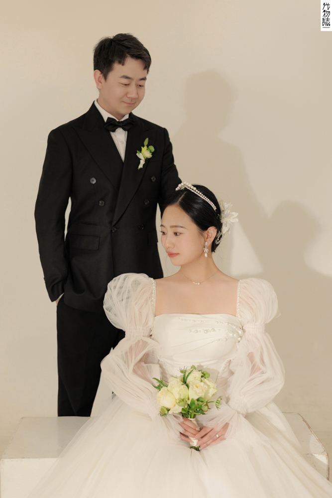 太太太太可了~~！张先生任女士极简棚拍婚纱照、极简棚拍、刘雨鑫、天赋型选手，拥有一双摄影眼，每一个细节点尽在掌握、婚纱照