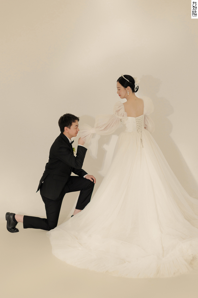 太太太太可了~~！张先生任女士极简棚拍婚纱照、极简棚拍、刘雨鑫、天赋型选手，拥有一双摄影眼，每一个细节点尽在掌握、婚纱照