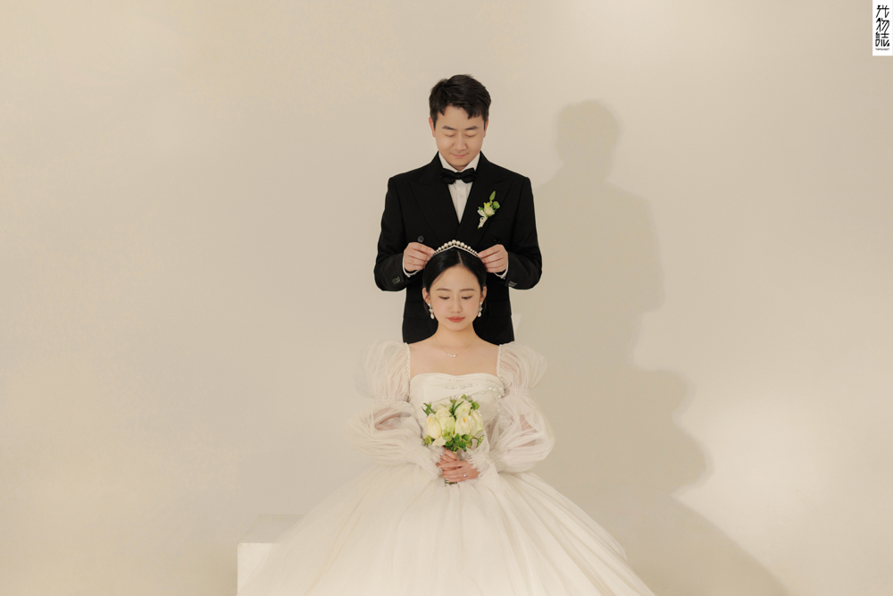 太太太太可了~~！张先生任女士极简棚拍婚纱照、极简棚拍、刘雨鑫、天赋型选手，拥有一双摄影眼，每一个细节点尽在掌握、婚纱照