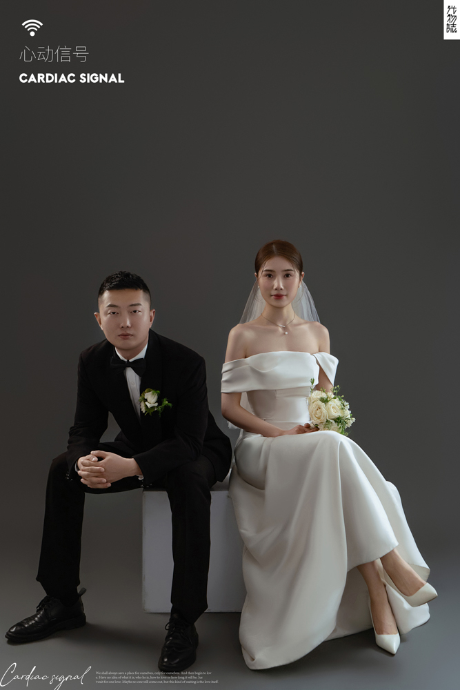 满满狗粮~刘先生卜女士极简棚拍婚纱照、极简棚拍、刘康、六边形战士，不止是沟通，拍摄想法，创造思维样样拿捏。、婚纱照
