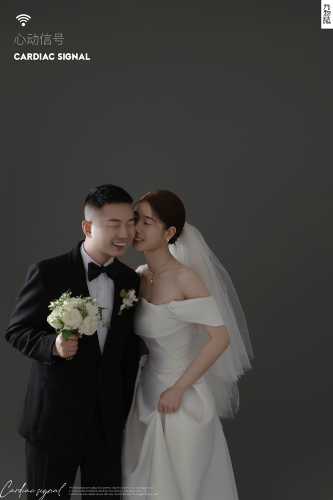 满满狗粮~刘先生卜女士极简棚拍婚纱照、极简棚拍、刘康、六边形战士，不止是沟通，拍摄想法，创造思维样样拿捏。、婚纱照
